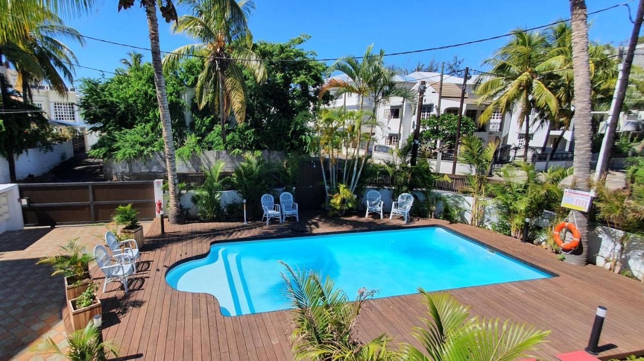 Les Cerisiers - Exclusive Beach Residence - 3 Bedroom Modern Apartment, Flic En Flac Exterior photo