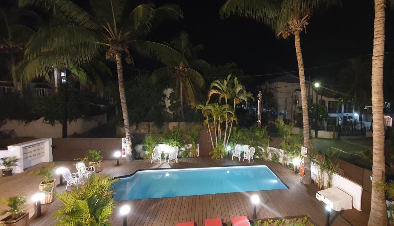 Les Cerisiers - Exclusive Beach Residence - 3 Bedroom Modern Apartment, Flic En Flac Exterior photo